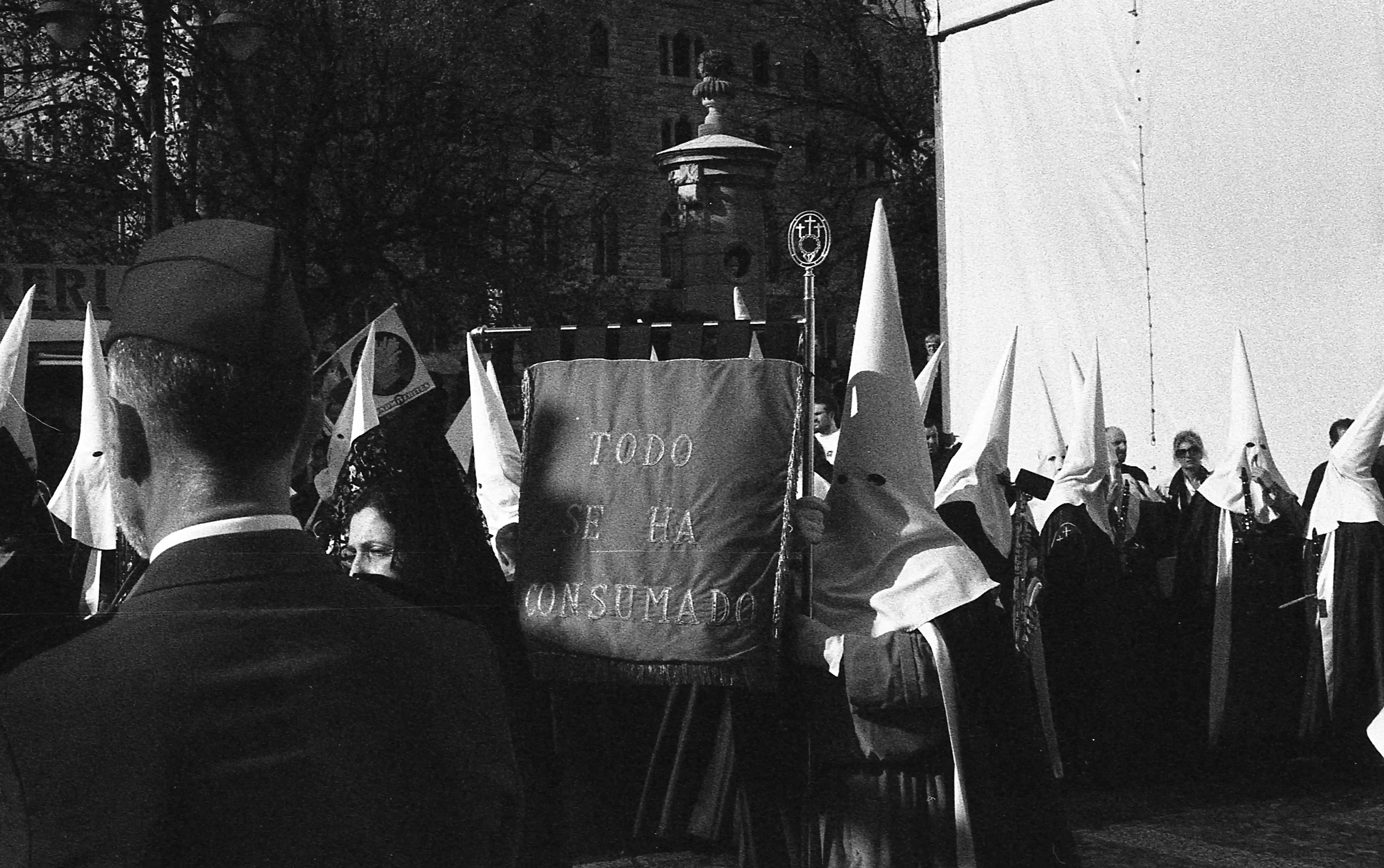 Fotografía blanco y negro Semana Santa León 