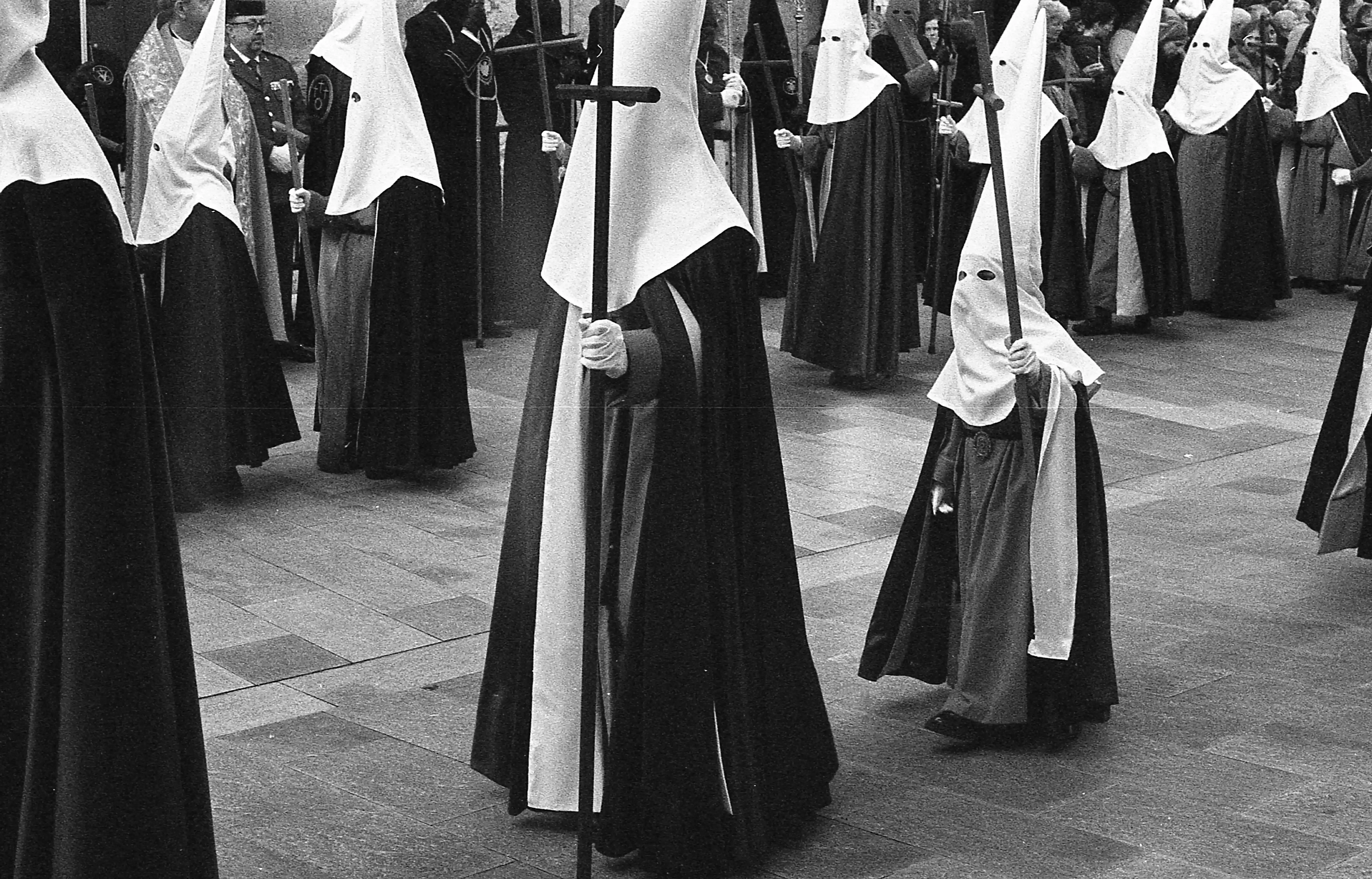 Fotografía blanco y negro Semana Santa León 